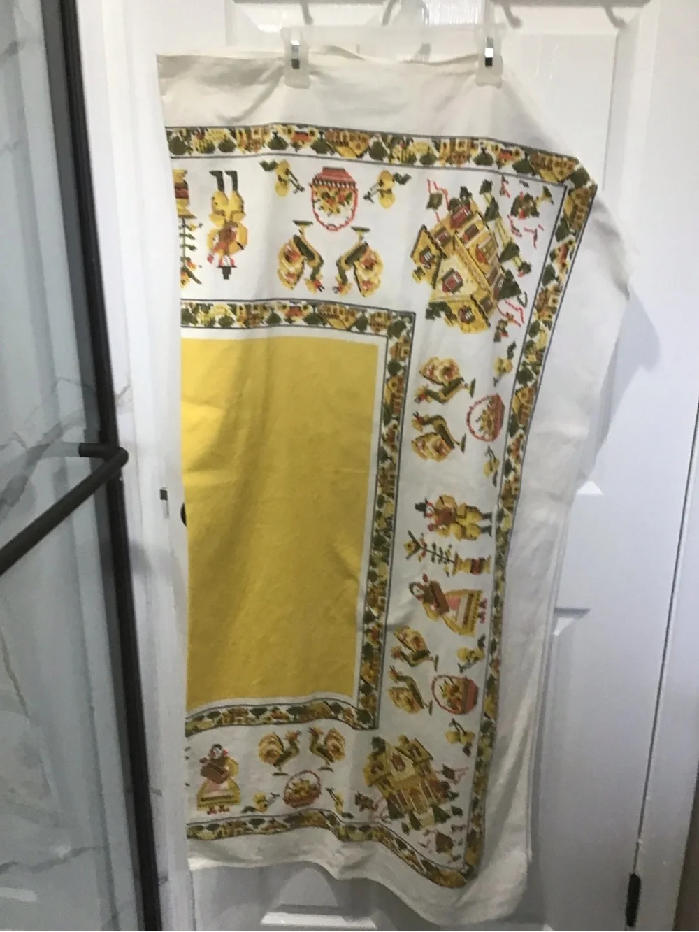 Yellow and White Printed Decorative Table Linen